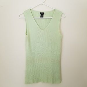 Evie Women's Sleeveless Pale Green Knit Blouse - M